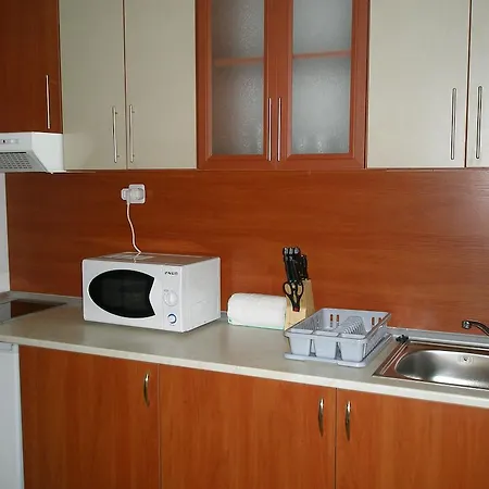Veselinov - Different Locations In Apartamento