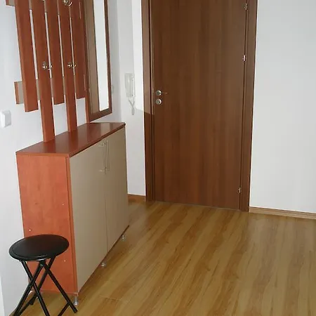 Veselinov - Different Locations In Apartamento *